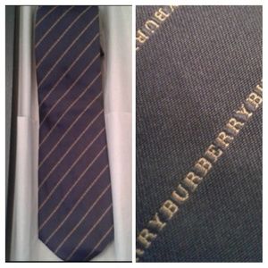 🌟 Burberry London Silk Tie 🌟